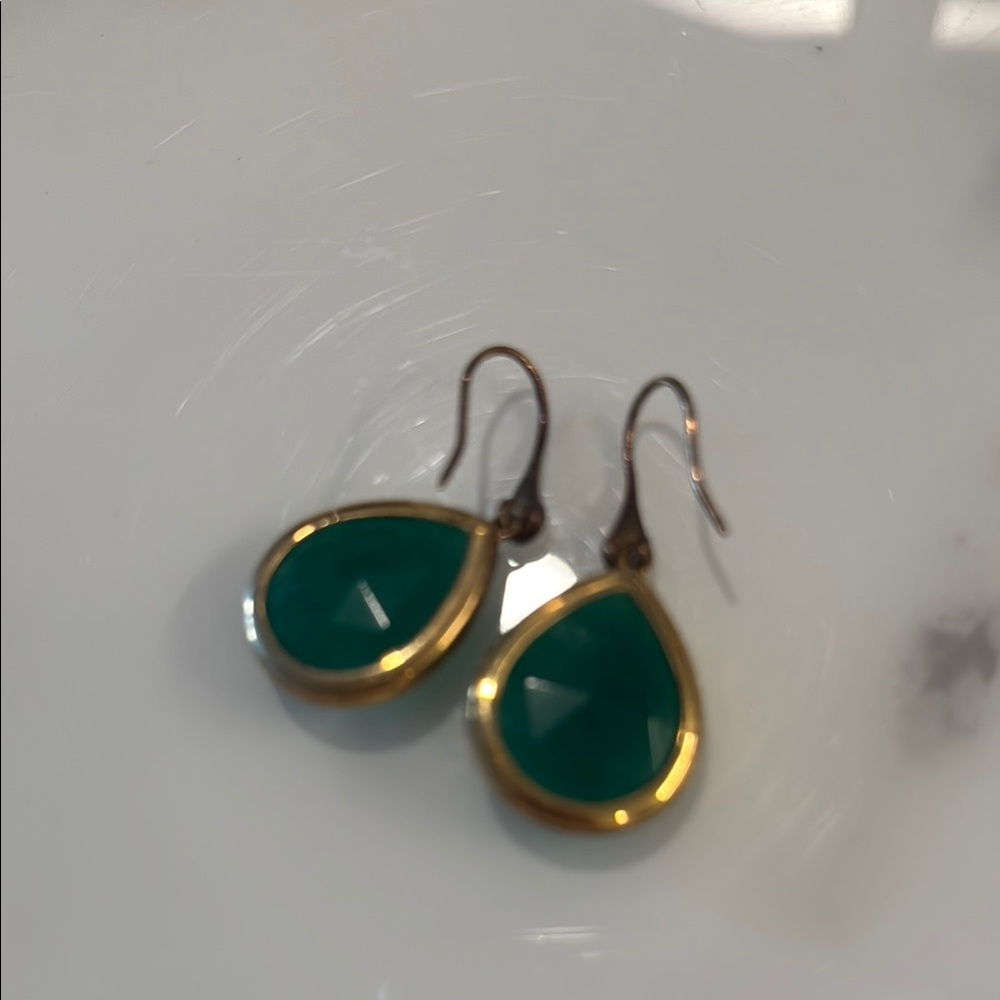 Henri Bendel Elegant Green Teardrop Earrings - Picture 5 of 6